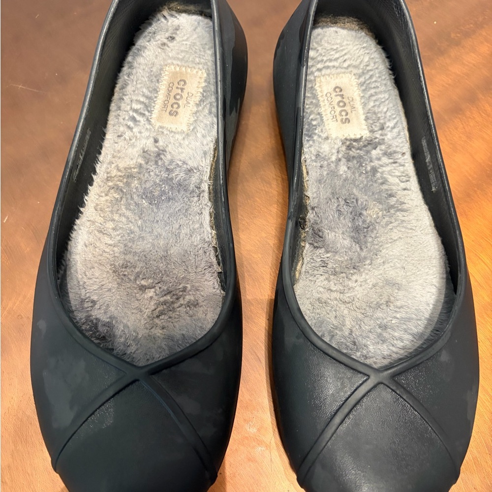 CROCS Women’s Black Ballet Flats with Gray Plush Lining